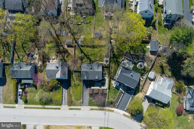 30 MIDLAND AVE, Berwyn, PA 19312