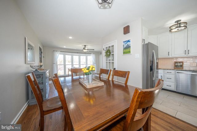 30 MIDLAND AVE, Berwyn, PA 19312