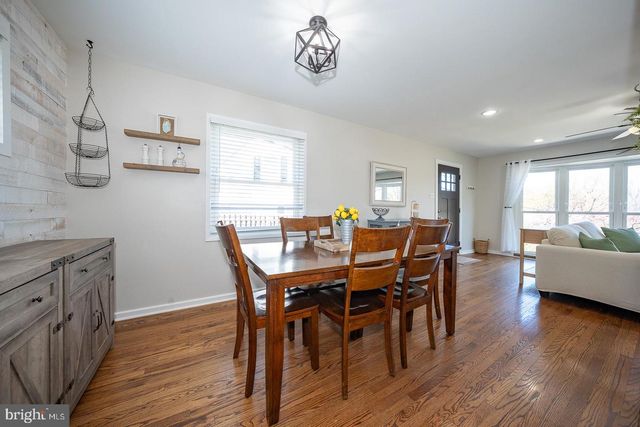 30 MIDLAND AVE, Berwyn, PA 19312