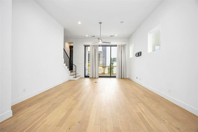 1211 Hickory Street E, Houston, TX 77007