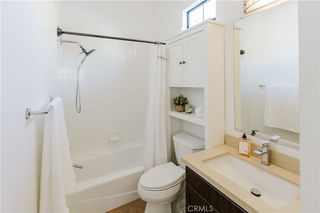 527 W Maple, Orange, CA 92868