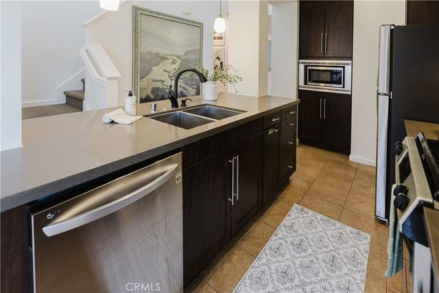 527 W Maple, Orange, CA 92868