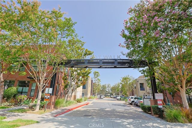 527 W Maple, Orange, CA 92868
