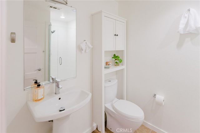 527 W Maple, Orange, CA 92868