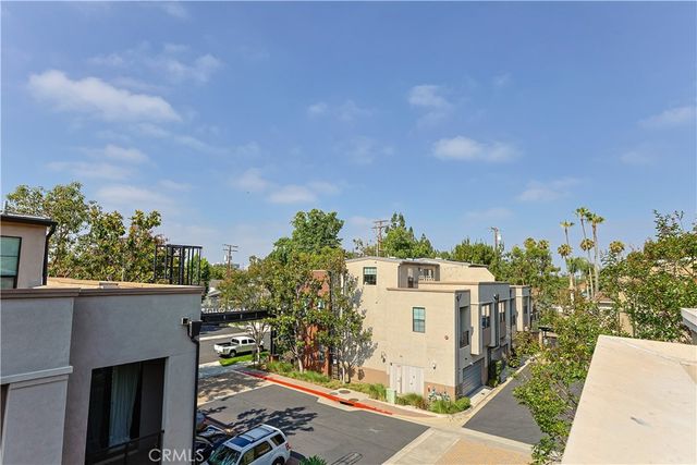 527 W Maple, Orange, CA 92868