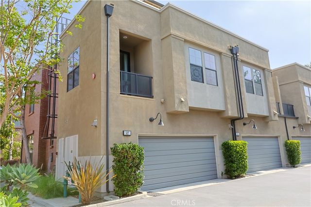 527 W Maple, Orange, CA 92868