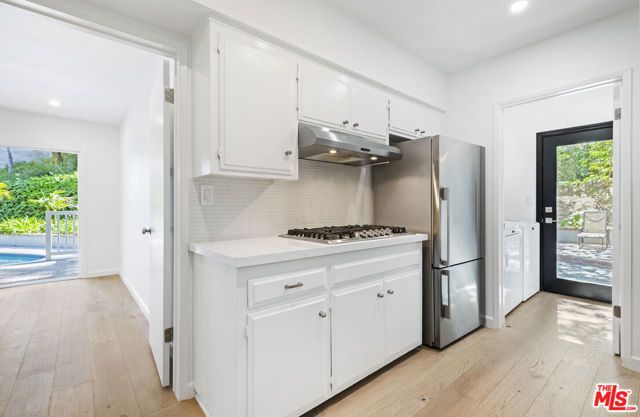 3101 N Beachwood Drive, Los Angeles, CA 90068