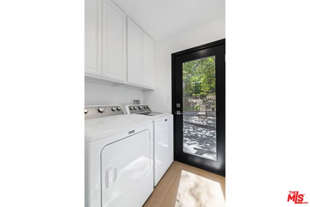 3101 N Beachwood Drive, Los Angeles, CA 90068