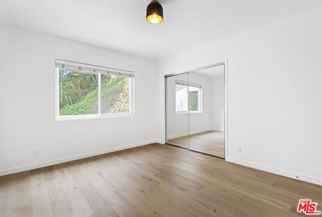 3101 N Beachwood Drive, Los Angeles, CA 90068