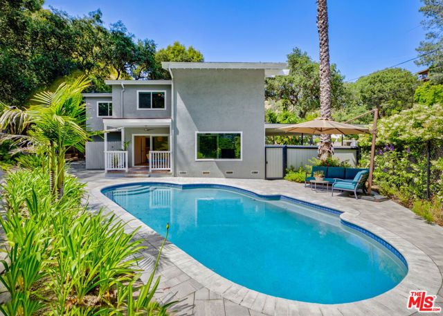 3101 N Beachwood Drive, Los Angeles, CA 90068