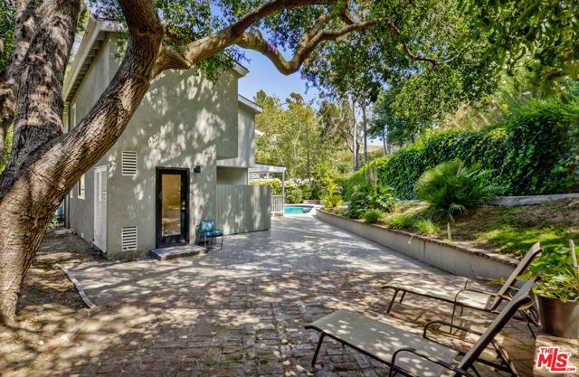 3101 N Beachwood Drive, Los Angeles, CA 90068