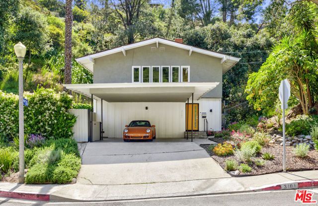 3101 N Beachwood Drive, Los Angeles, CA 90068