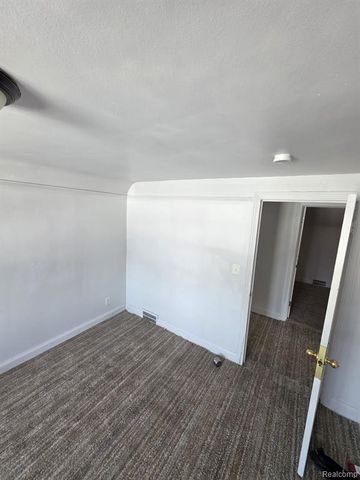 7230 Ashton Avenue, Detroit, MI 48228