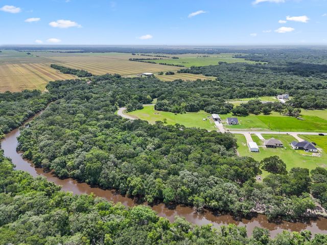 11 River Hollow Way, Blessing, TX 77419