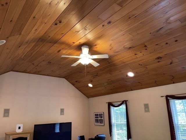 697 Tremont St, Dighton, MA 02764