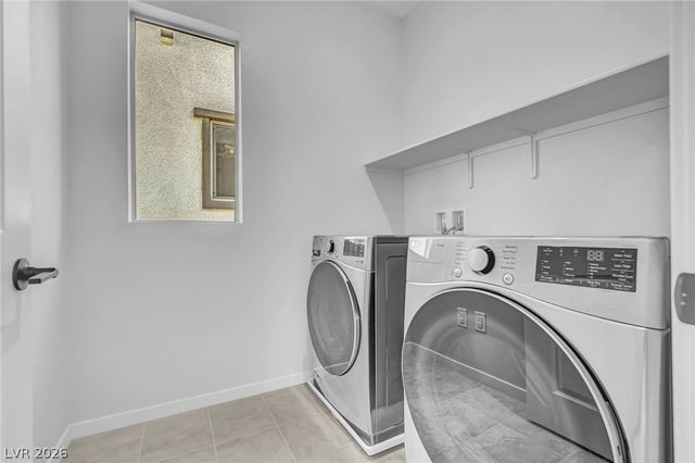 2408 Switchback Valley Street, Las Vegas, NV 89138