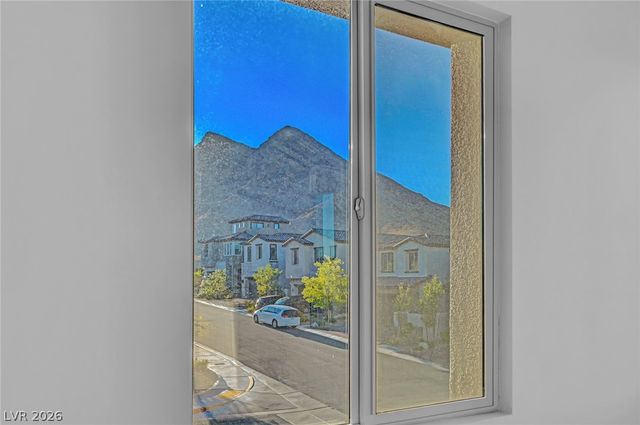 2408 Switchback Valley Street, Las Vegas, NV 89138