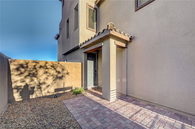 2408 Switchback Valley Street, Las Vegas, NV 89138