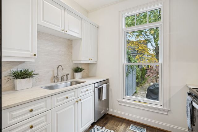 1210 5th Ave, N, Nashville, TN 37208