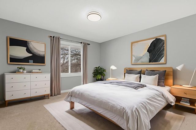 6609 Gretchen Lane N, Oakdale, MN 55128