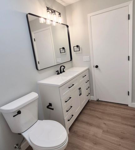 6609 Gretchen Lane N, Oakdale, MN 55128