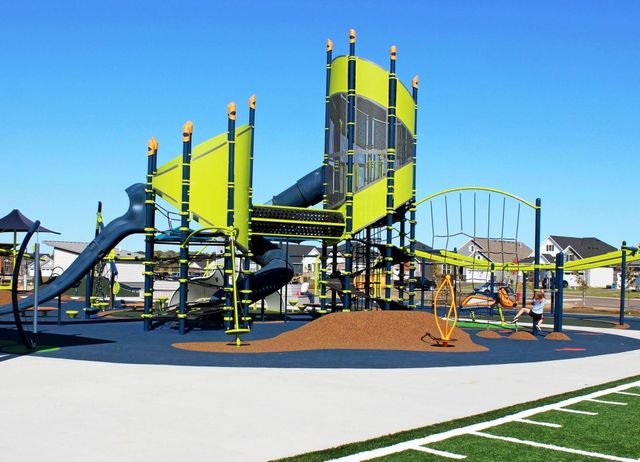 6609 Gretchen Lane N, Oakdale, MN 55128