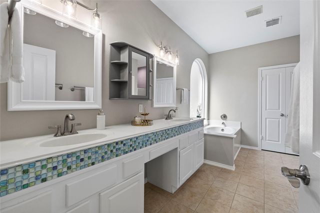 2210 Kerr TRL, Cedar Park, TX 78613