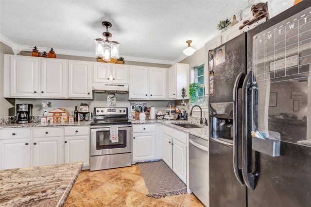 97 County Road 2268, Cleveland, TX 77327