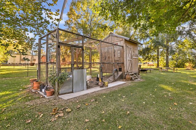 97 County Road 2268, Cleveland, TX 77327