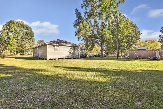 97 County Road 2268, Cleveland, TX 77327
