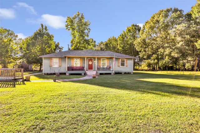 97 County Road 2268, Cleveland, TX 77327