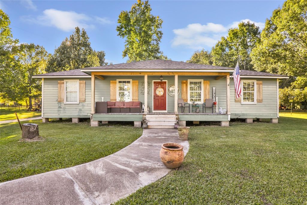 97 County Road 2268, Cleveland, TX 77327