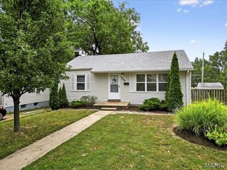 9804 Lullaby Lane, Overland, MO 63114