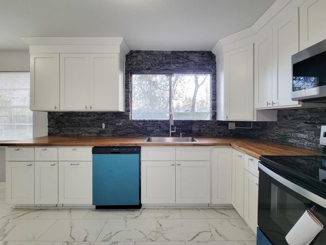 2024 Stonesthrow Drive, Bay City, TX 77414