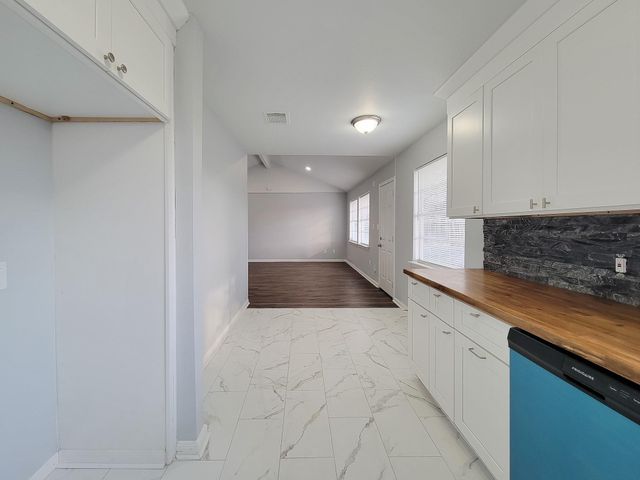 2024 Stonesthrow Drive, Bay City, TX 77414