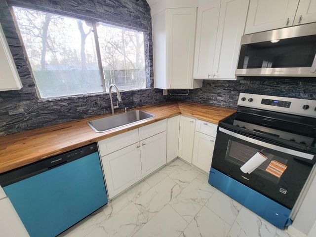 2024 Stonesthrow Drive, Bay City, TX 77414