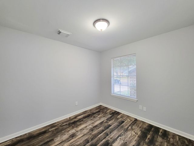 2024 Stonesthrow Drive, Bay City, TX 77414