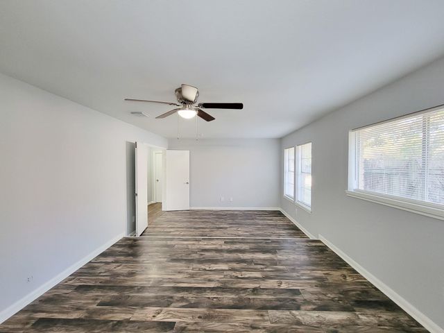 2024 Stonesthrow Drive, Bay City, TX 77414