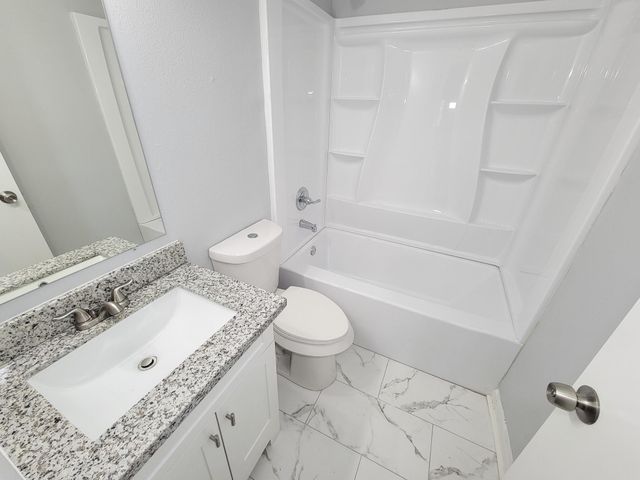 2024 Stonesthrow Drive, Bay City, TX 77414