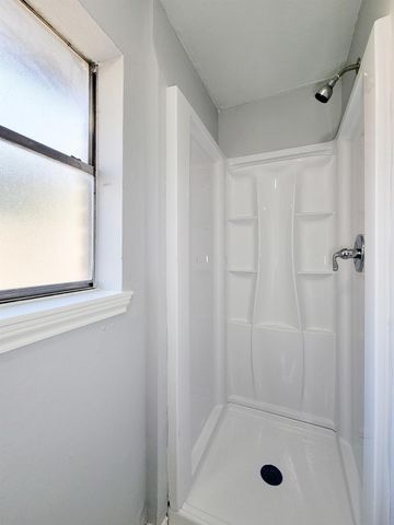 2024 Stonesthrow Drive, Bay City, TX 77414