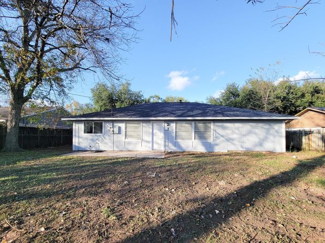 2024 Stonesthrow Drive, Bay City, TX 77414