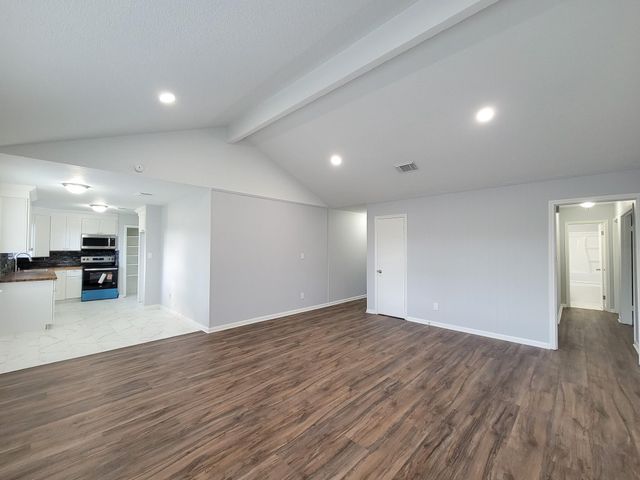 2024 Stonesthrow Drive, Bay City, TX 77414