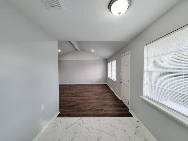 2024 Stonesthrow Drive, Bay City, TX 77414