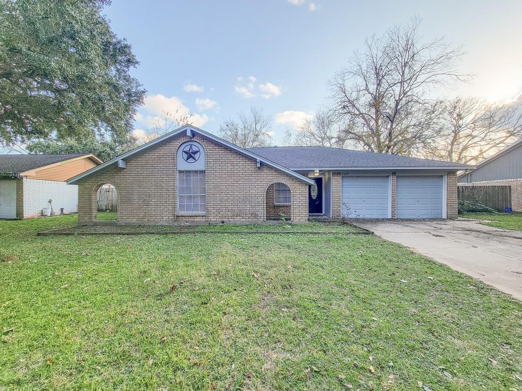 2024 Stonesthrow Drive, Bay City, TX 77414