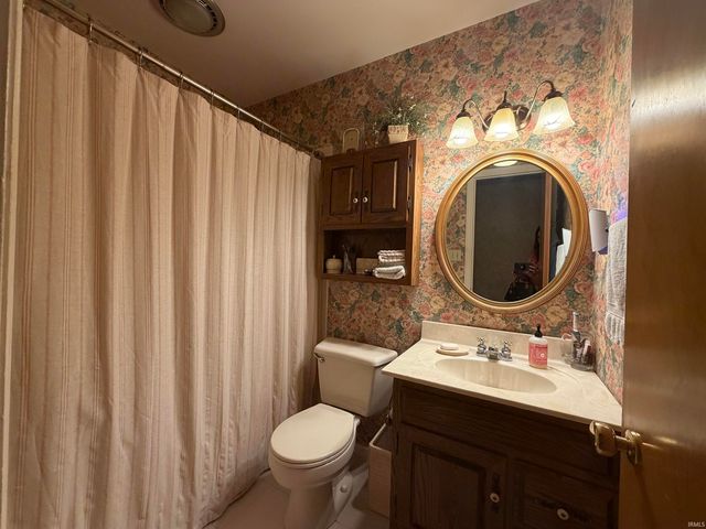 4221 N Lancaster Drive, Muncie, IN 47304