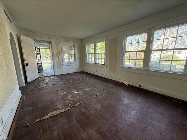 203 Hollywood AVE, Hampton, VA 23661