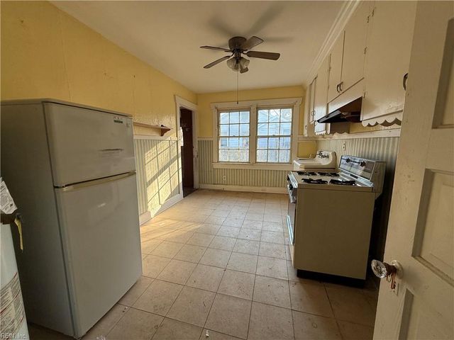 203 Hollywood AVE, Hampton, VA 23661