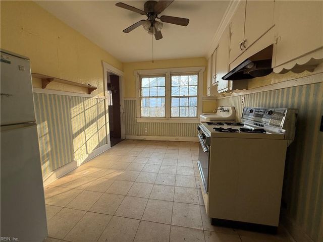 203 Hollywood AVE, Hampton, VA 23661