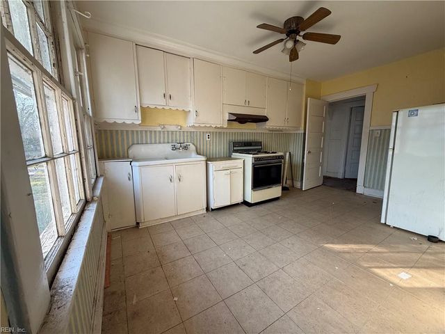 203 Hollywood AVE, Hampton, VA 23661