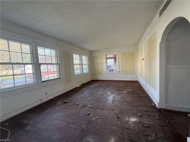 203 Hollywood AVE, Hampton, VA 23661